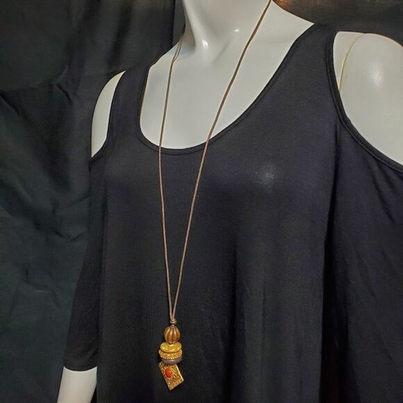 Casual Corner Brown, Gold, & Red Necklace - Picture 1 of 5